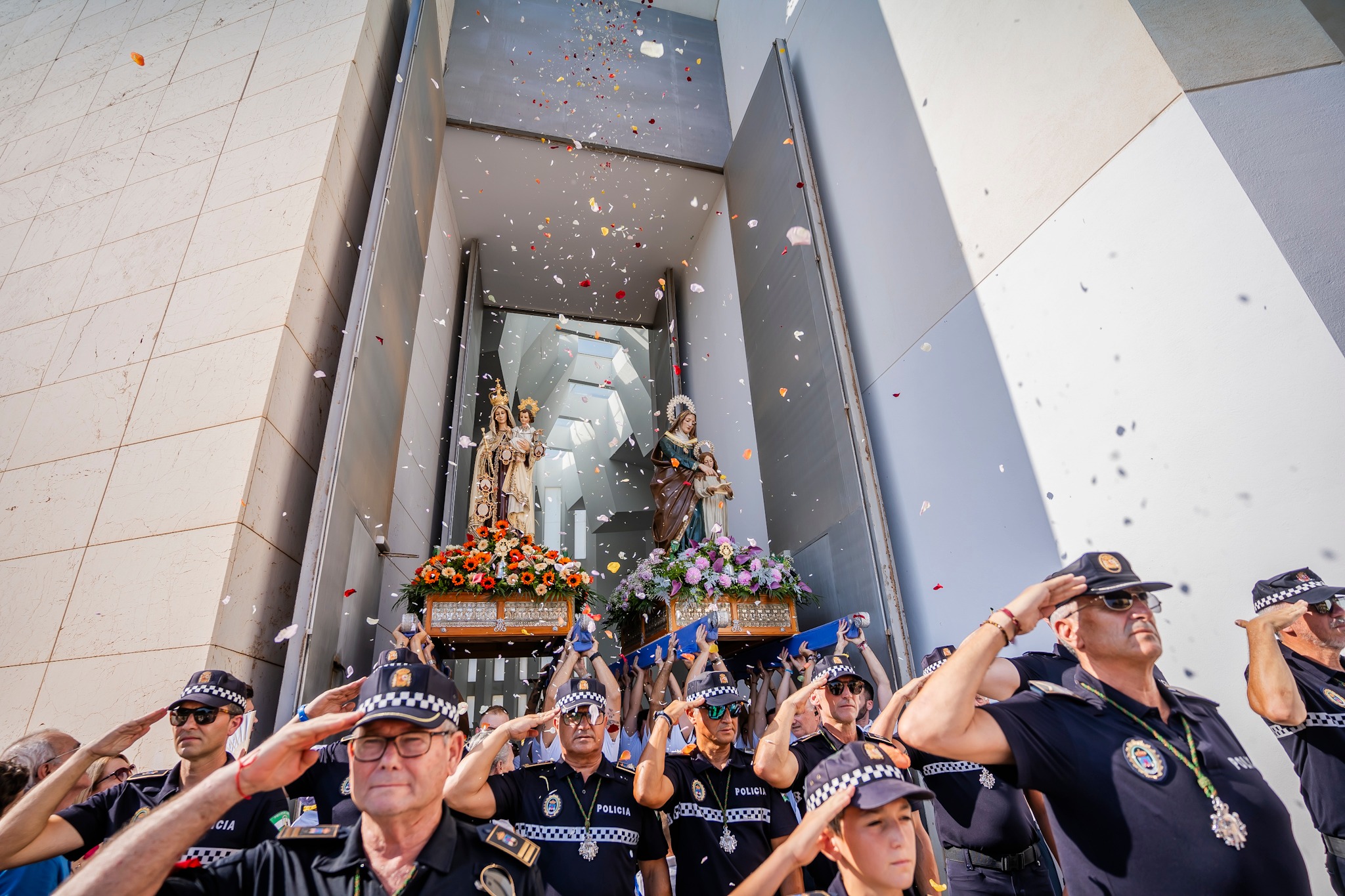 honor a la Virgen del Carmen y Santa Ana