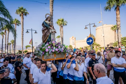 honor a la Virgen del Carmen y Santa Ana1